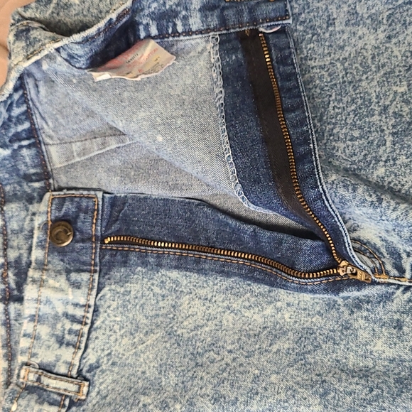 Cimarron Acid Wash Denim Skirt (S) - Picture 7 of 7